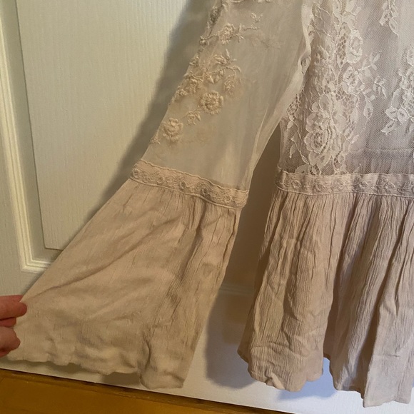 Super nice lace blouse - Picture 4 of 6